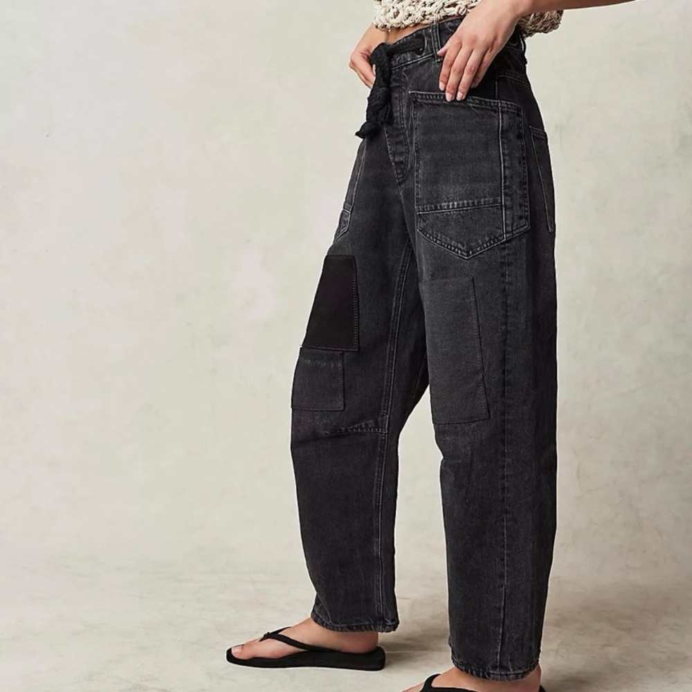 Free People Moxie Low Slung Pull On Barrel Jeans Nighthawk size 30 - Picture 12 of 14